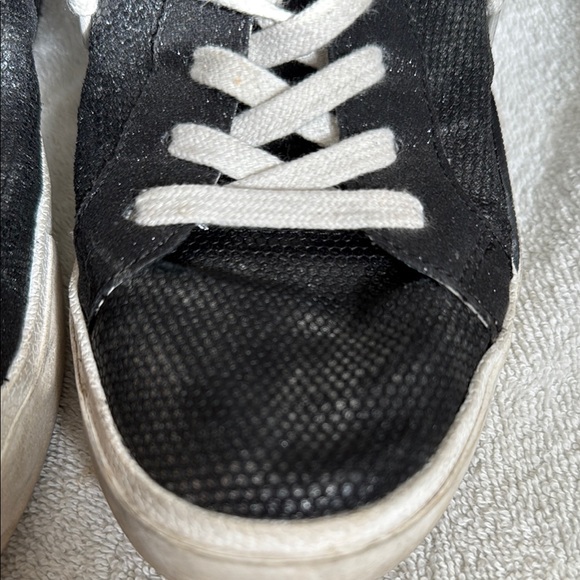 Dolce Vita Black and White Sneakers Classic Design - Picture 2 of 15